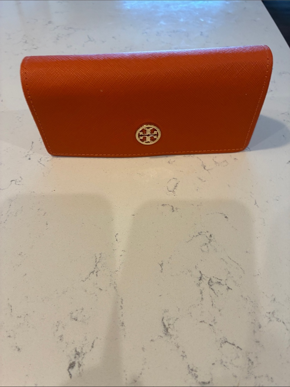 TORY BURCH BLACK OVERSIZED SUNGLASSES  WITH ORANGE CASE BRAND NEW - Picture 2 of 4